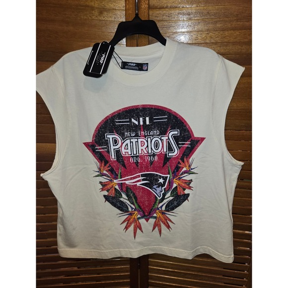 Pro Standard Other - Pro Standard New England Patriots Mens Paradise Sleeveless Shirt Large